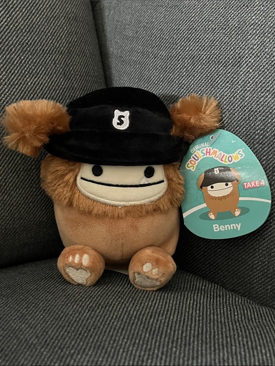 Squishmallows Other - Squishmallows Benny 3.5” Plush - Brown with Black Hat
